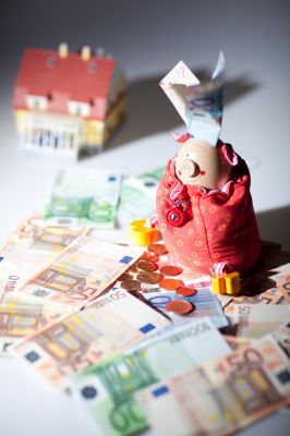 Geld Damit Geld gespart bzw. nicht verschenkt wird, sollten noch einige Dinge erledigt werden. (Foto: djd/www.geld-magazin.de)