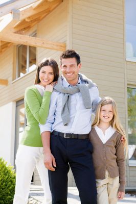 Versicherung 2 Ein Patentrezept für den optimalen Versicherungsschutz gibt es nicht, junge Familien haben einen anderen Bedarf als Rentner. (Foto: djd/BSC Neutrale Allfinanz-Vermittlungs-GmbH)
